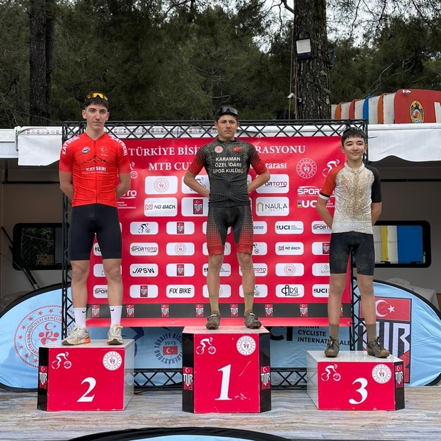 Kayserili bisikletçiler; Alanya'da kürsüye ambargo koydu