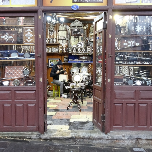 Dayısından öğrendiği padişah mesleğini 44 yıldır sürdürüyor