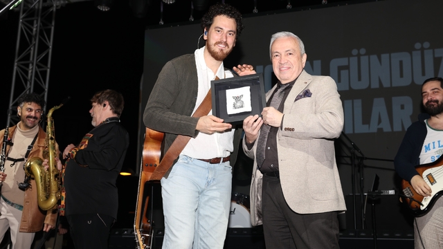 Nilüfer Genç Caz Evrencan Gündüz ile final yaptı