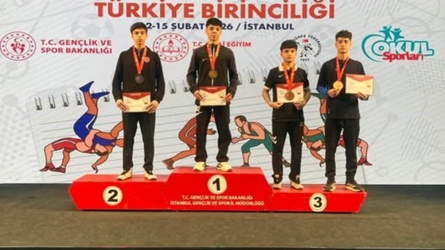 Kayserili Güreşçiler'den İstanbul'da çifte madalya