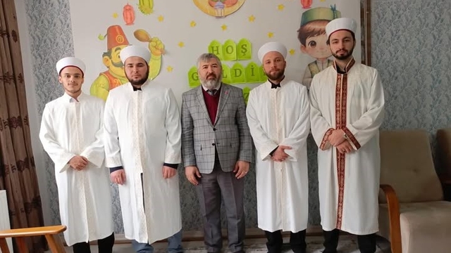 Hisarcık'ta 4 yeni din görevlisine cübbe ve sarık giydirildi