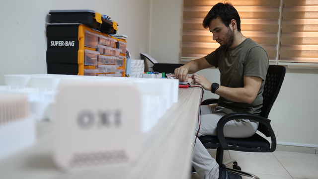 Üniversite öğrencisi yıldırımdan esinlenerek taşınabilir dezenfektan cihazı geliştirdi