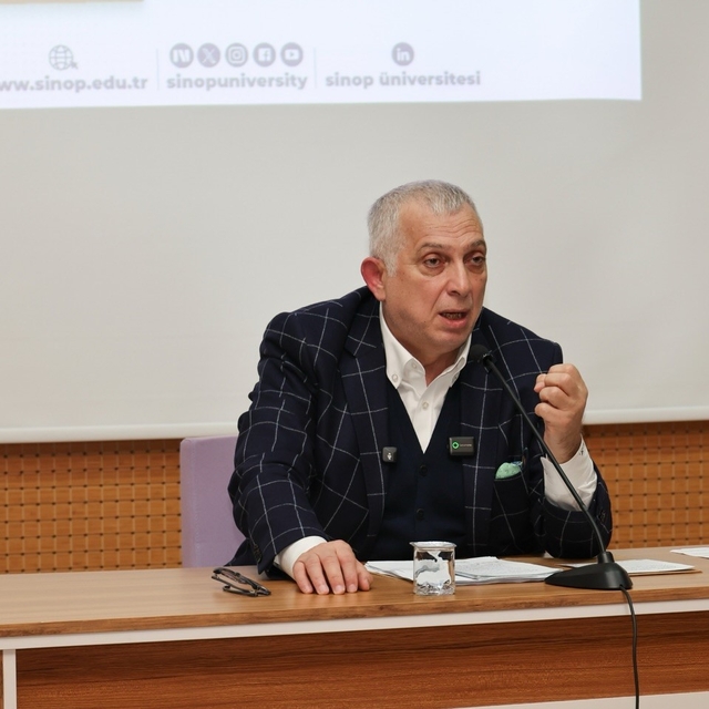 Metin Külünk: "Mesele, hak ile batıl mücadelesinde kimin nerede durduğudur"