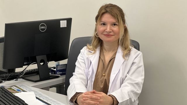 Uzm. Dr. Özge Can radyoterapi hakkında doğru bilinen yanlışları anlattı
Manisa Şehir Hastanesi Radyasyon Onkolojisi Uzmanı Uzm. Dr. Özge Can:
"Radyoterapi alan hastalar çevrelerine radyasyon yaymazlar"