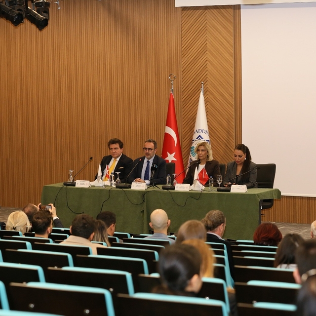 Alanya'nın sağlık turizmi ALKÜ'de masaya yatırıldı
Rektör Prof. Dr. Türkdoğ...