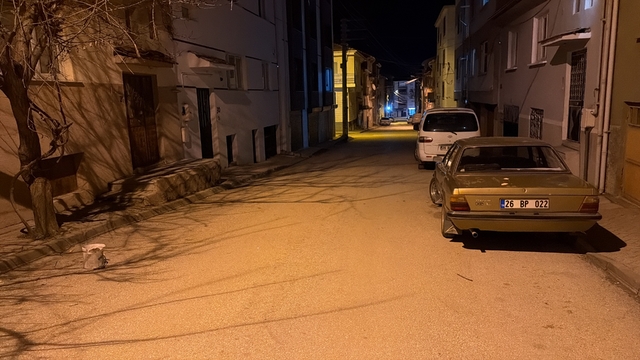 Gençler arasındaki kız kavgası kanlı bitti: 1 yaralı
Kavgada 17 yaşındaki genç vücudunun çeşitli yerlerinden bıçaklandı