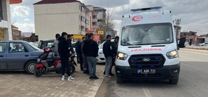 Motosiklet ile otomobil çarpıştı: 1 yaralı