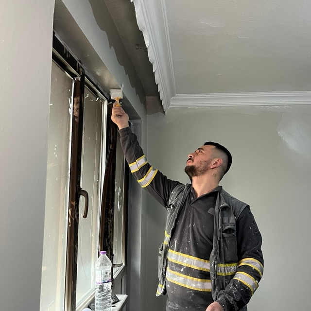 Bebeği üşümesin diye taşındığı evi yanmıştı: İHA'nın haberinden sonra yardı...