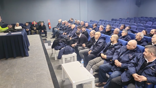 Bilecik'te tur servis sürücülerine trafik semineri