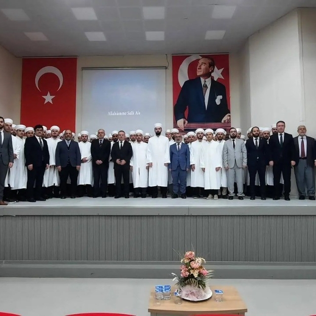 Sinop'ta 70 din görevlisine cübbe ve sarık giydirildi