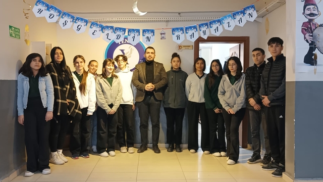 Gemerek'te öğrencilerden ihtiyaç sahibi ailelere gıda yardımı