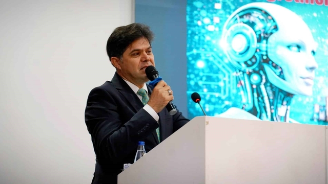 Mersin'de öğretmenlere branş bazlı yapay zeka eğitimi başladı