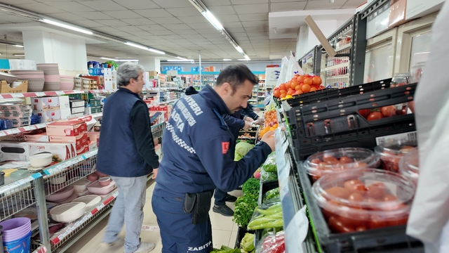 Kayseri'de zabıta ekipleri fırın, pazar ve market denetimi yaptı