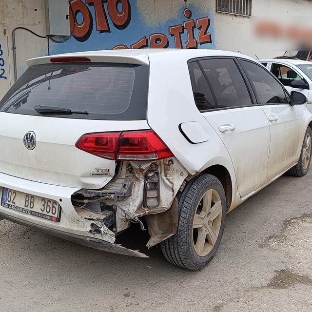 İki otomobilin çarpıştığı kazada 1 kişi yaralandı