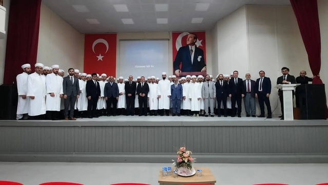 Sinop'ta 70 din görevlisine cübbe ve sarık giydirildi