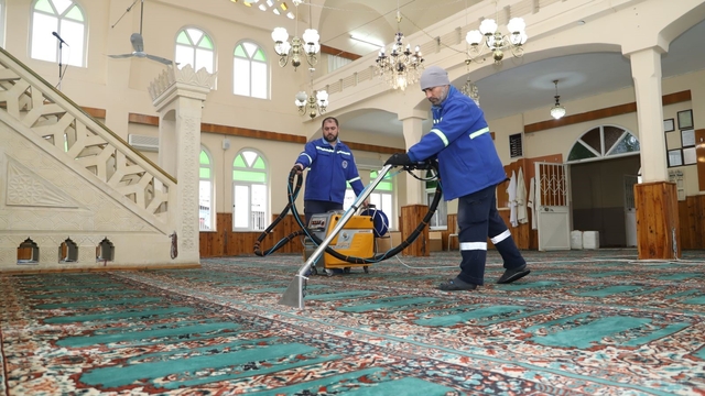 Akdeniz'de camilerde Ramazan hazırlığı