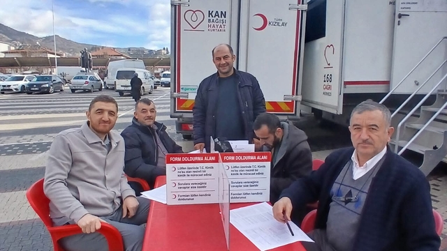 Nallıhan'da müftülük personeli kan bağışında bulundu