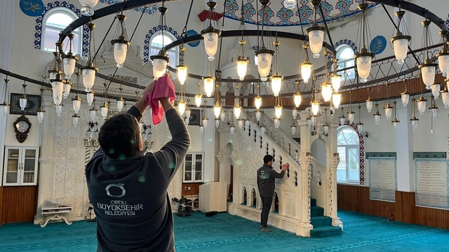Ordu'da camilerde Ramazan temizliği