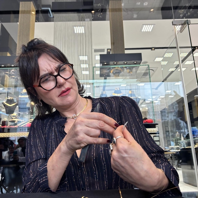 Şevval Sam Trabzon hasırına ilmek attı