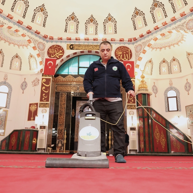 Osmangazi'de camiler Ramazan'a özenle hazırlandı