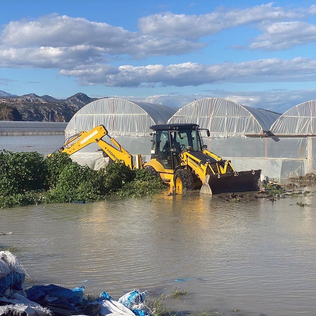 MUSKİ, Muğla genelinde etkili olan yoğun yağışlara anında müdahale ediyor