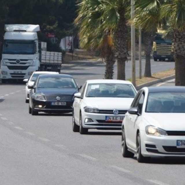 İzmir'de trafiğe kayıtlı araç sayısı 2 milyon 106 bin 883 oldu