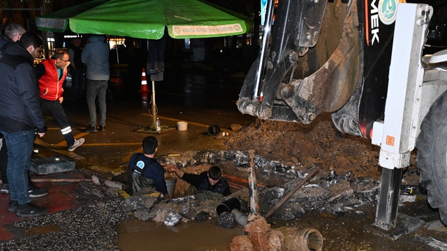 MASKİ'den Manisa altyapısında gece mesaisi