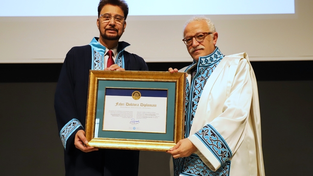 NEÜ'de Afzal Khan'a Fahri Doktora Payesi tevcih edildi