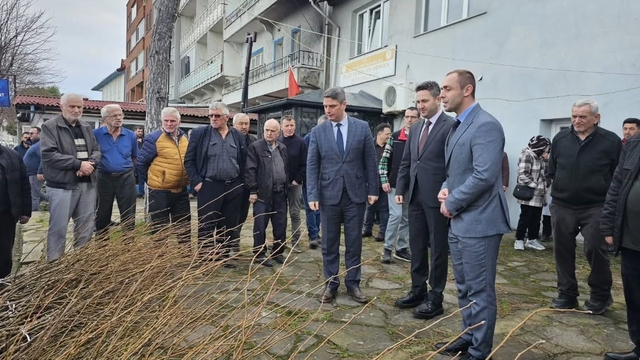 Sinop'ta 900 fırıncık armudu fidanı dağıtıldı
