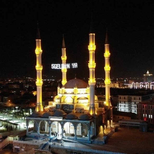 Çorum'da teravih namazları 9 camide hatimle kılınacak