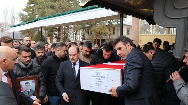 Uzman Çavuş Muhammet Emin Akyol, son yolculuğuna uğurlandı