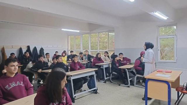 Kozluk'ta öğrencilere sağlıklı yaşam ve hijyen eğitimi verildi