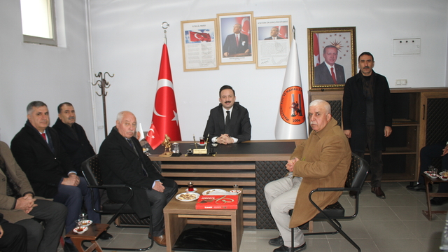 Malazgirt Kaymakamı Bayram, muhtarlarla bir araya geldi