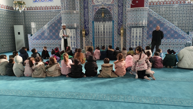 Şabanözü Macide Anne Anaokulu öğrencilerinden cami ziyareti