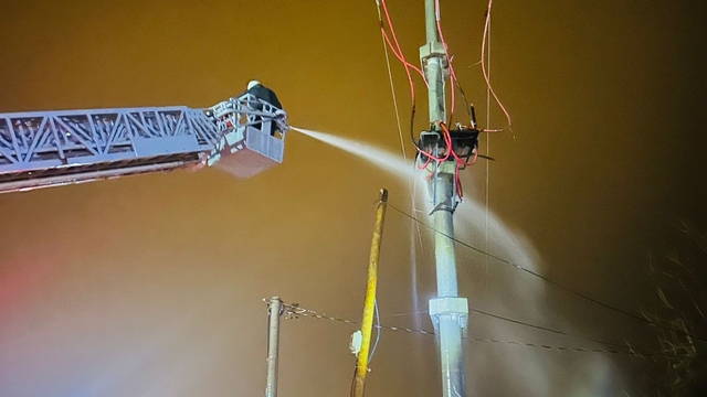 Siirt'te trafoda çıkan yangın söndürüldü