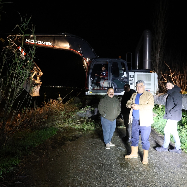 Aydın'da Emirdoğan Çayı taştı
Ekiplerin anında müdahalesi ile zarar oluşmad...