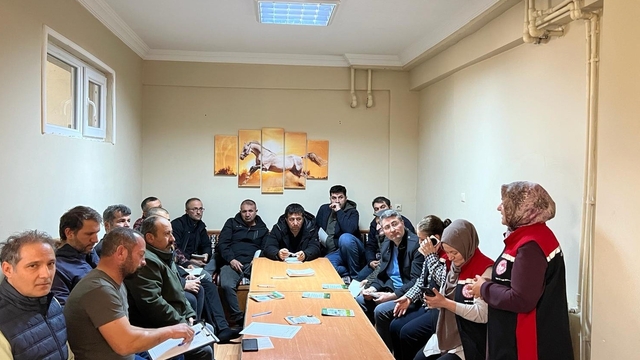 İliç'te üreticilere B-Reçete sistemi anlatıldı