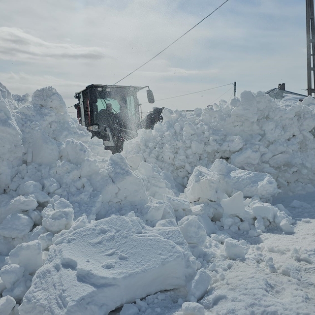 Aydınlar beldesinde karla mücadele devam ediyor