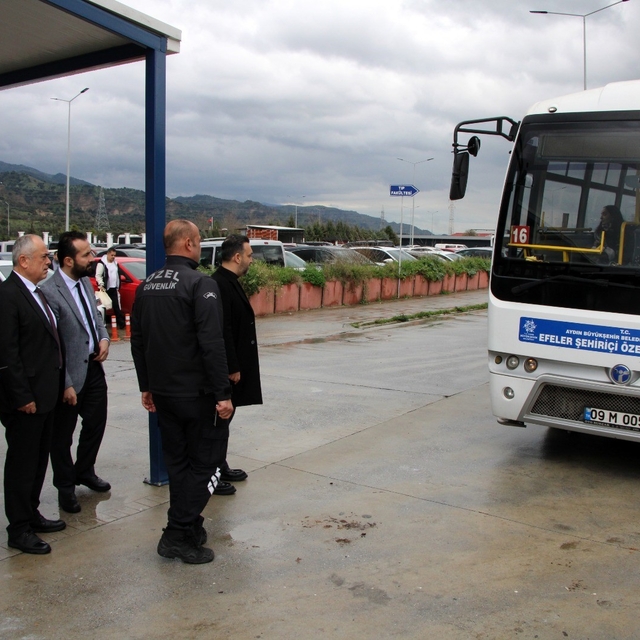 Üniversitedeki yol hasarı yerinde incelendi