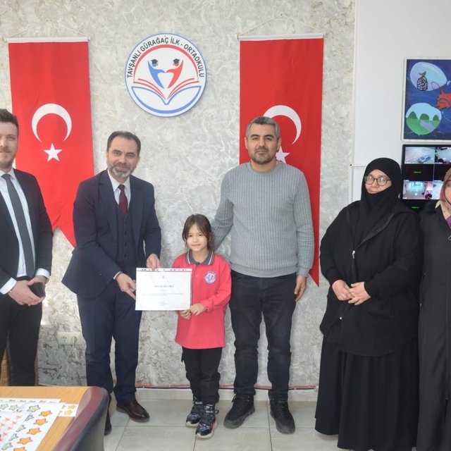 Tavşanlı'da dereceye giren öğrenciye tebrik ziyareti