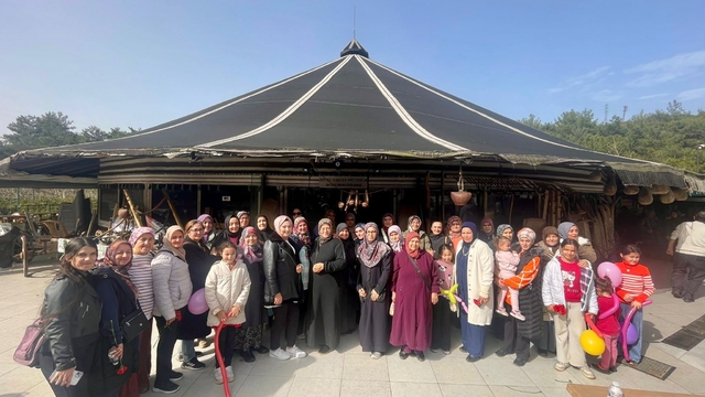 Kütahya'dan İzmir'e "Kadınlarımız Baş Tacımız" buluşması