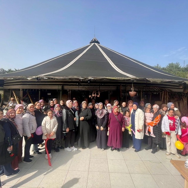 Kütahya'dan İzmir'e "Kadınlarımız Baş Tacımız" buluşması