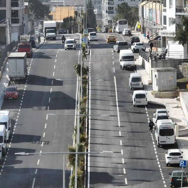 Karabağlar'a 150 milyonluk ulaşım yatırımı
Dostluk Bulvarı'nın yeni bağlant...