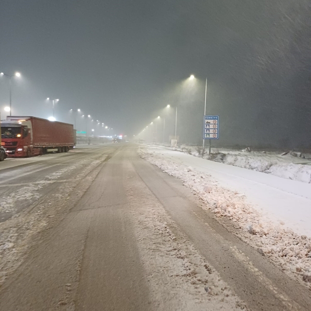 Balkanlar'dan gelen kar sınırdan girdi