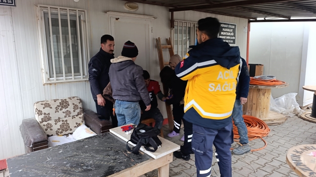 Matkapla elini delen işçi yaralandı