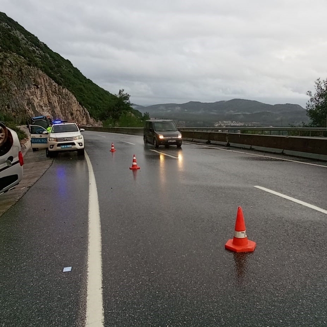 Muğla'da kontrolden çıkan kamyonet takla attı:1 yaralı