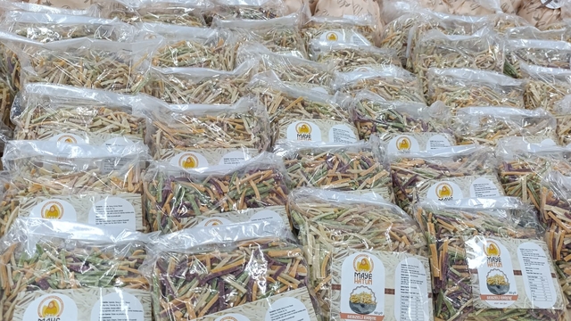 Bursa'da bir firmanın ramazan kolileri kadın kooperatiflerinin ürünleriyle hazırlandı