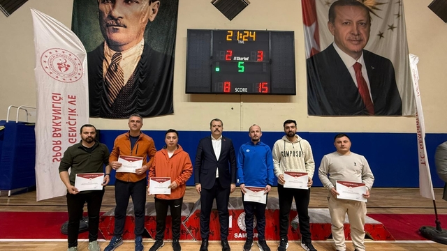 Tıp Bayramı Voleybol Turnuvası'nda kupa ve madalyalar sahiplerini buldu
