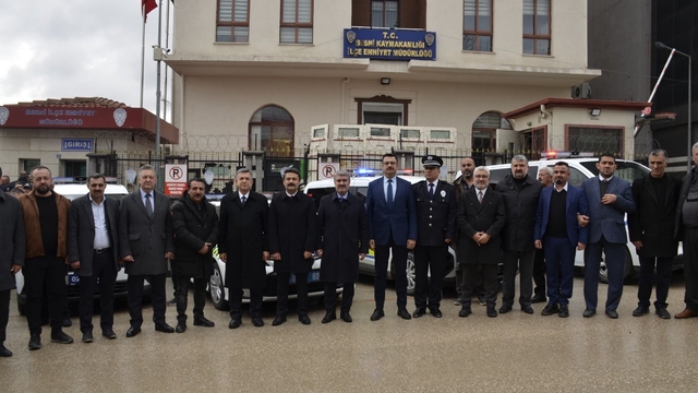 Hayırsever Ali Erdemoğlu'ndan Besni emniyetine 5 araç