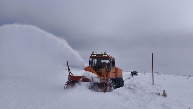 Van'da 97 yerleşim yerinin yolu kapalı